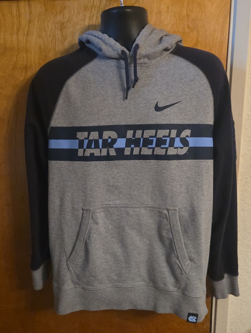 Nike Womens North Carolina Tar Heels Black And Navy Hoodie Size XL